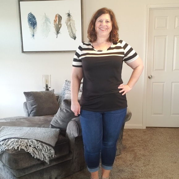 Black/Oatmeal Stripe Color Block Top - Picture 2 of 3